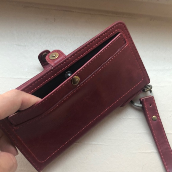 Red leather iPhone 8 Plus wallet case - Picture 6 of 9